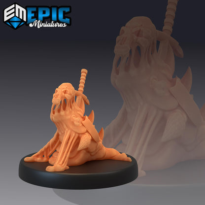 Slime Heroine (Medium) | #052 - Cruel Marshes - EPIC Miniatures | Female, Woman, Paladin, Shield, Ooze, Goo, Cruel Marshes, Epic Miniatures