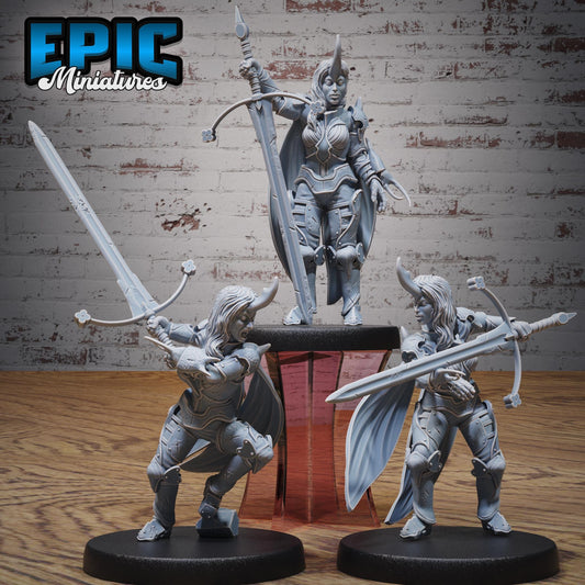 Insect Knight Lady (Medium) | #119 - Ancient Nature EPIC Miniatures | High Quality Premium Resin | Female, Fighter, Warrior, Sword, Woman