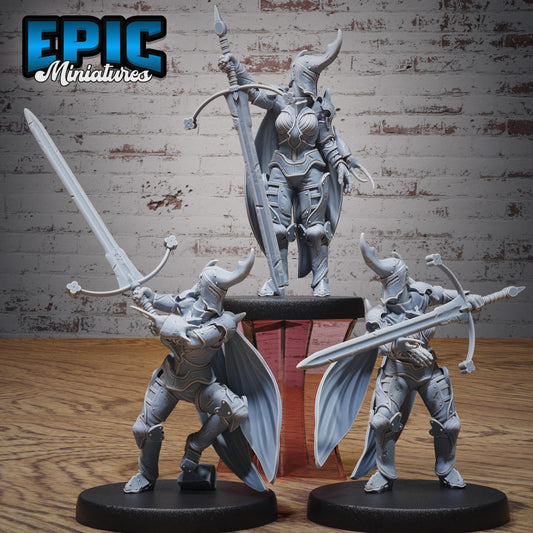 Armored Insect Knight Lady (Medium) | #119 - Ancient Nature EPIC Miniatures | High Quality Premium Resin | Female, Fighter, Warrior, Sword