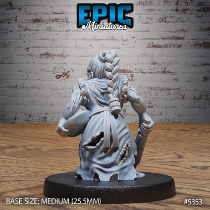 More Zombie Villagers (Medium) | #121 - Bloody Night | EPIC Miniatures | High Quality Premium Resin