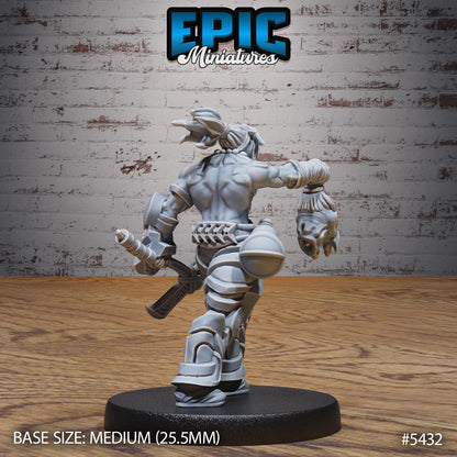 Masked Headhunter (Medium) | #122 - Wild Bandits by EPIC Miniatures | High Quality Premium Resin | Bandit, Great Sword, Skull, Abs, Head